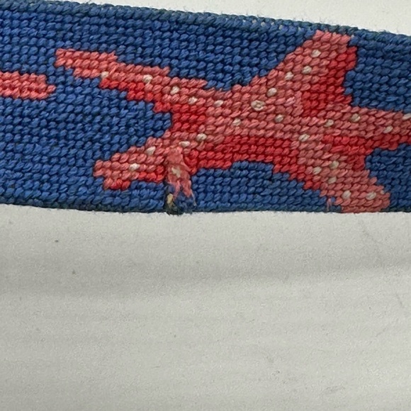 Smathers & Branson Women's Hand-stitched Needlepoint Starfish Cinch Belt - Picture 3 of 8